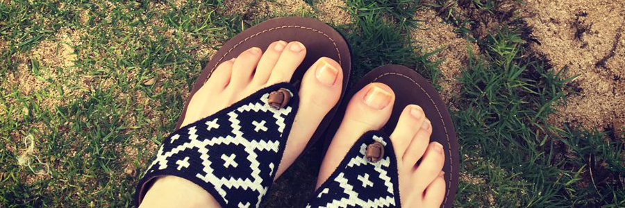 Acorn Artwalk Leather Flip Flop