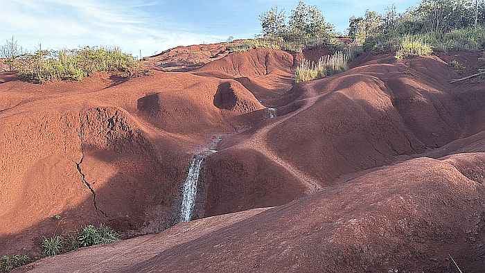 Red-Dirt-Waterfall-Kauai-Rebmann.jpg