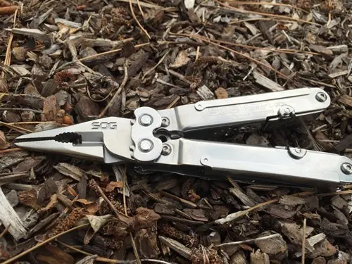 SOG Multi-Tool Powerlock Traveler | Practical Travel Gear 2