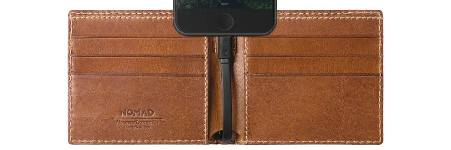 Nomad Bi-fold Leather Charging Wallet