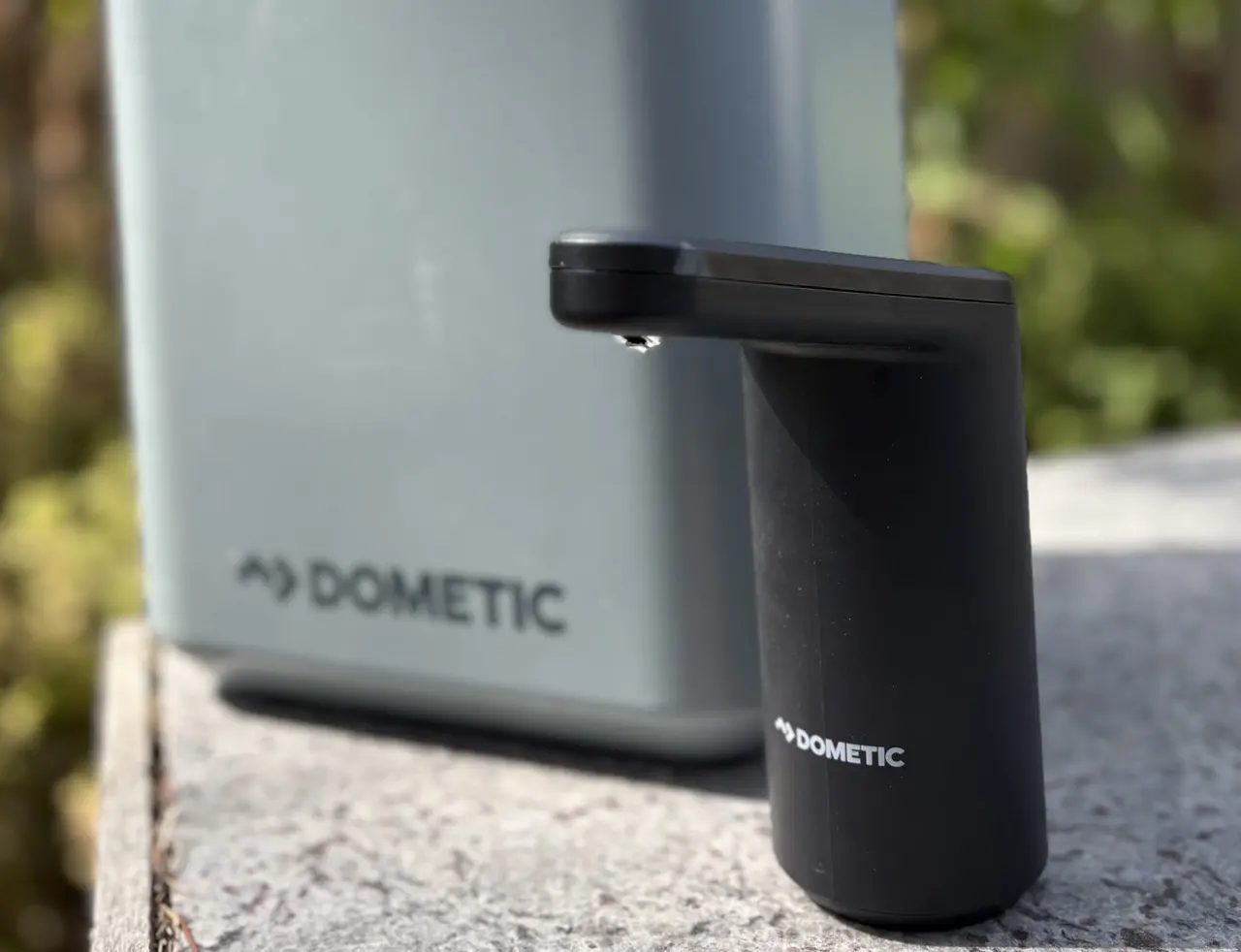 hydration-on-the-go-the-dometic-go-11-liter-jug-faucet