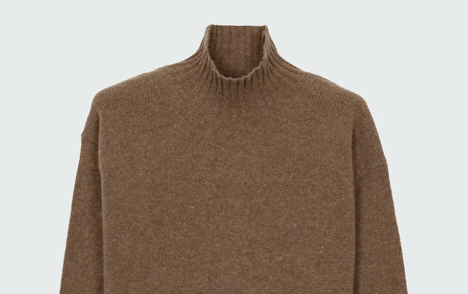 Finisterre Women’s Penrose Sweater neckline